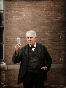 How Thomas Edison Invented the Light Bulb A Tale of Persistence and Innovation